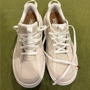 Hoka: Vibrant Bloom Bondi B3LS